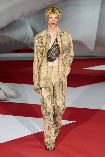 Look 24